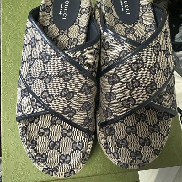 BNIB stylish gucci platform slides - Picture 9 of 10